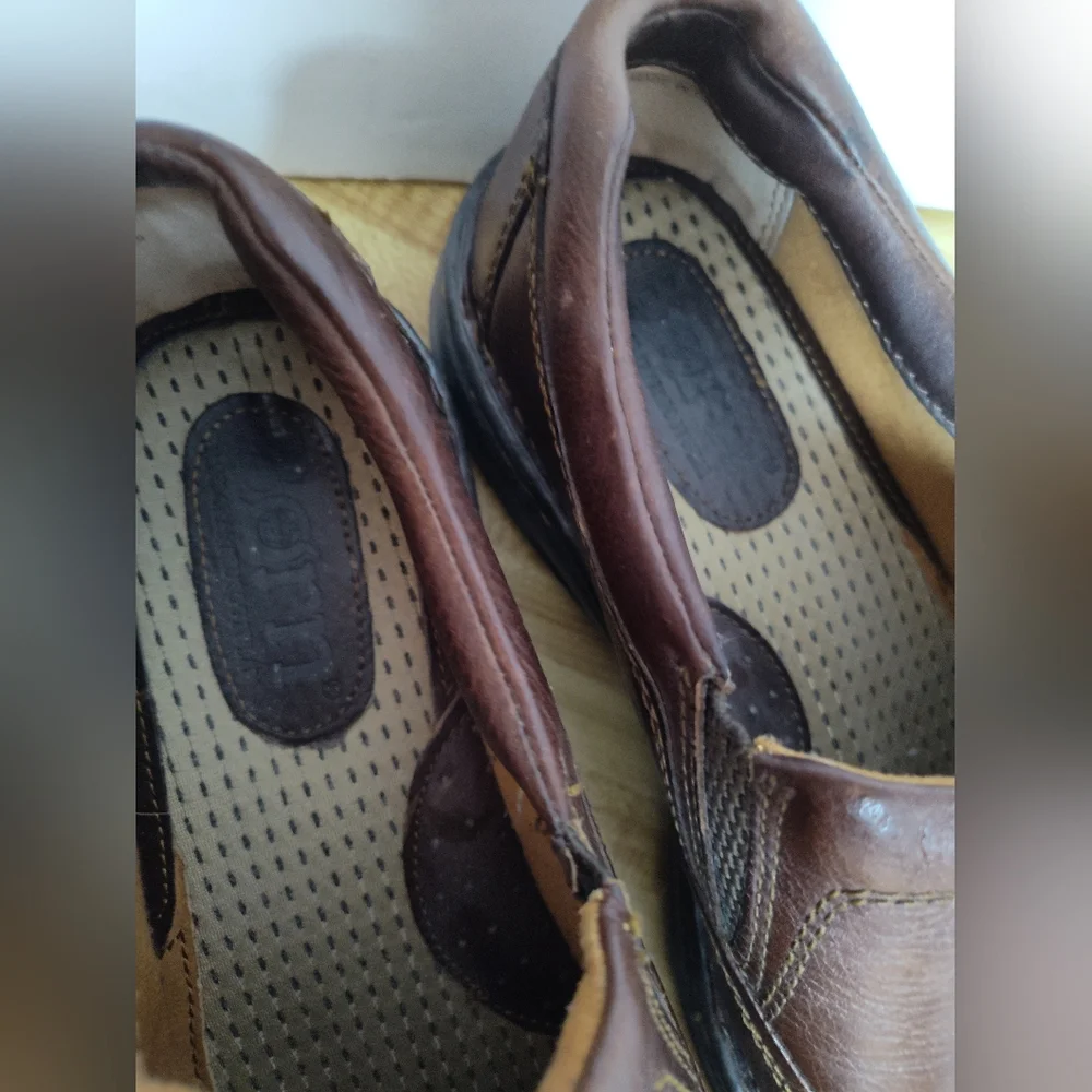 Men's Slip On Leather Born Blast III Sz 8 Excellent Condition Very Clean